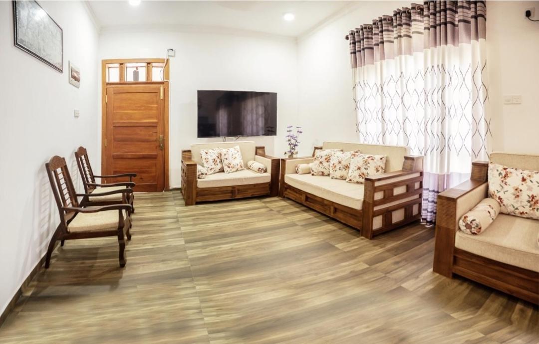 The Elegance Hotel Kalutara Exterior photo